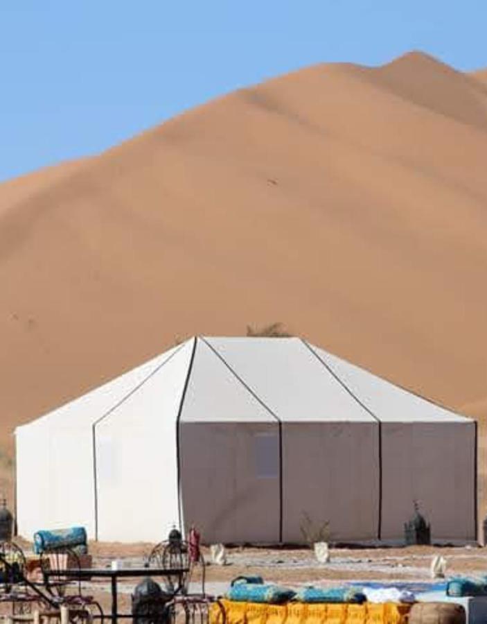 Luxury Desert Camp Мерцуга Екстериор снимка