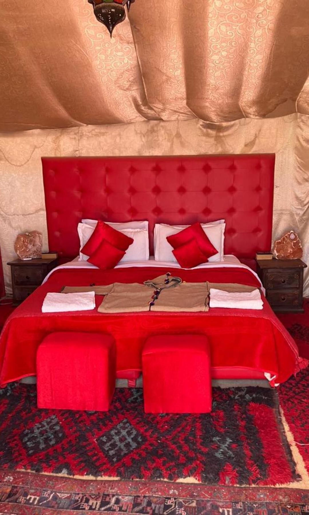 Luxury Desert Camp Hotel Мерцуга Екстериор снимка