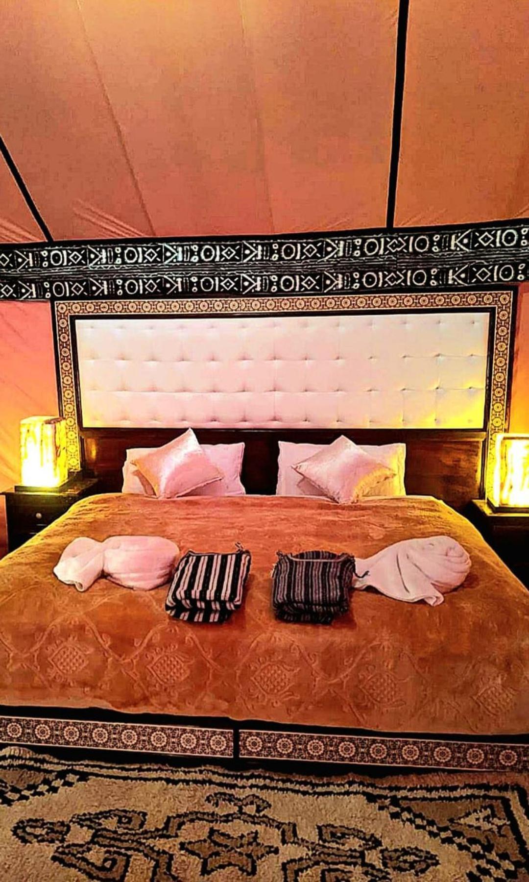 Luxury Desert Camp Мерцуга Екстериор снимка