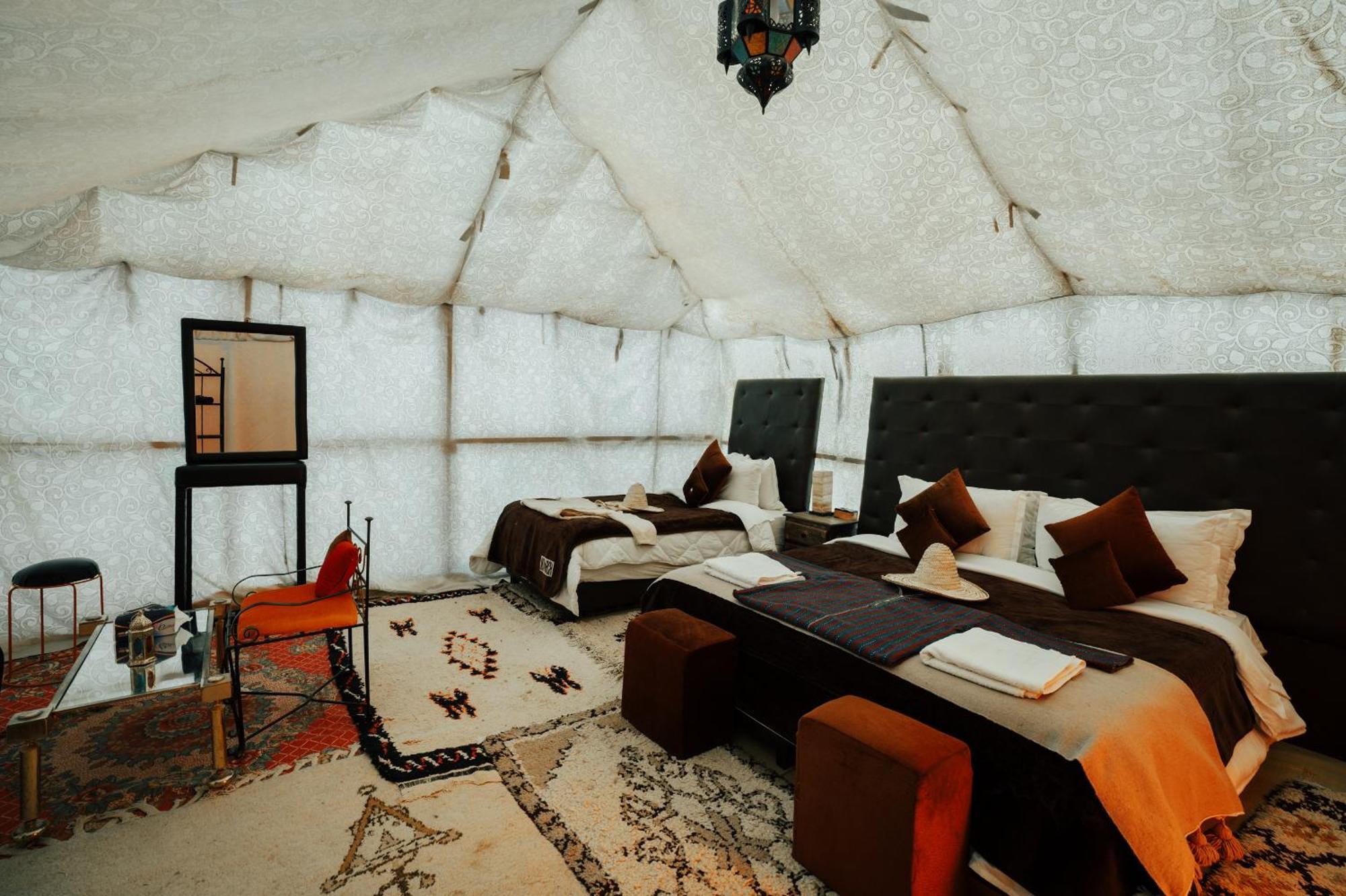 Luxury Desert Camp Hotel Мерцуга Екстериор снимка