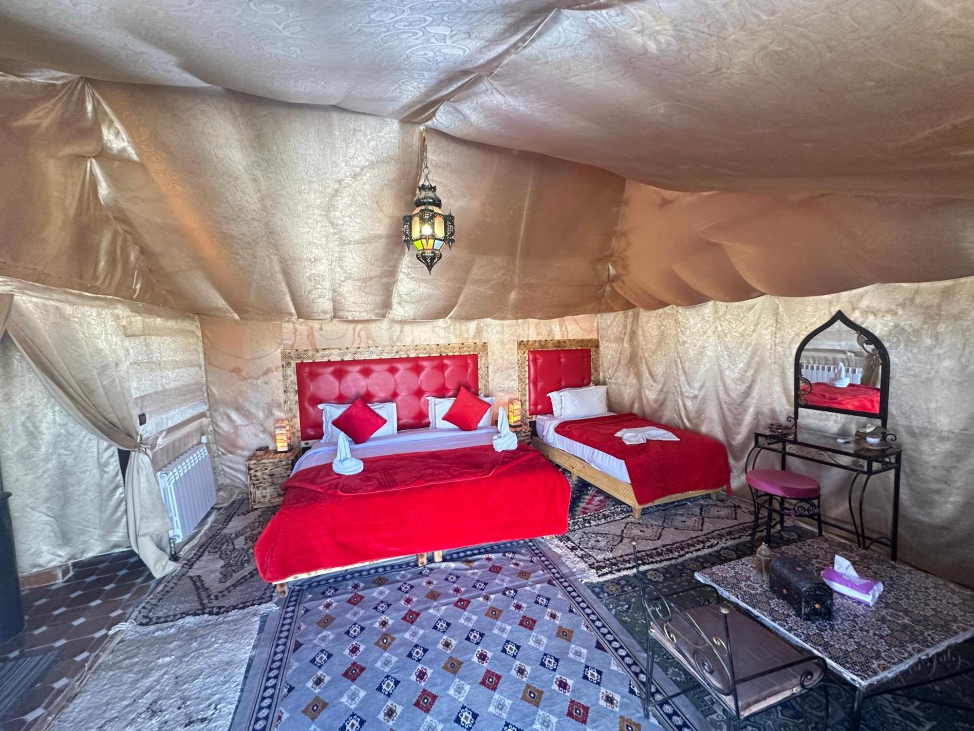 Luxury Desert Camp Hotel Мерцуга Екстериор снимка