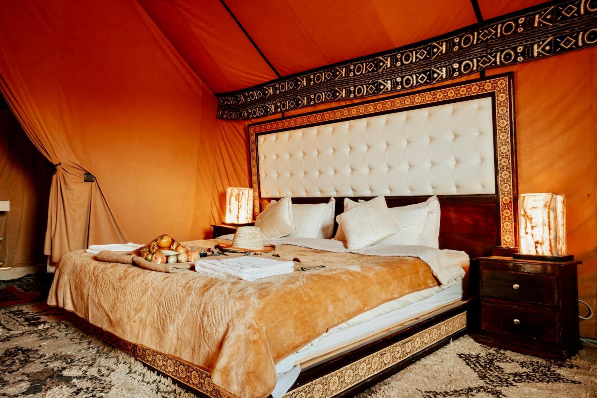 Luxury Desert Camp Hotel Мерцуга Стая снимка