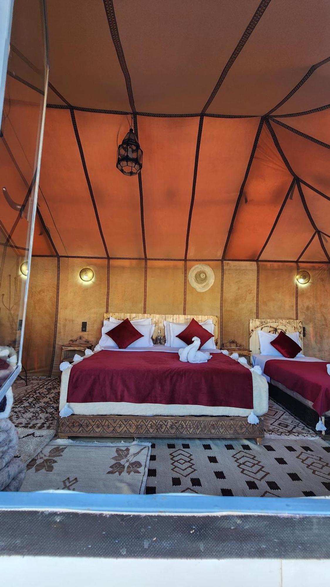 Luxury Desert Camp Мерцуга Екстериор снимка