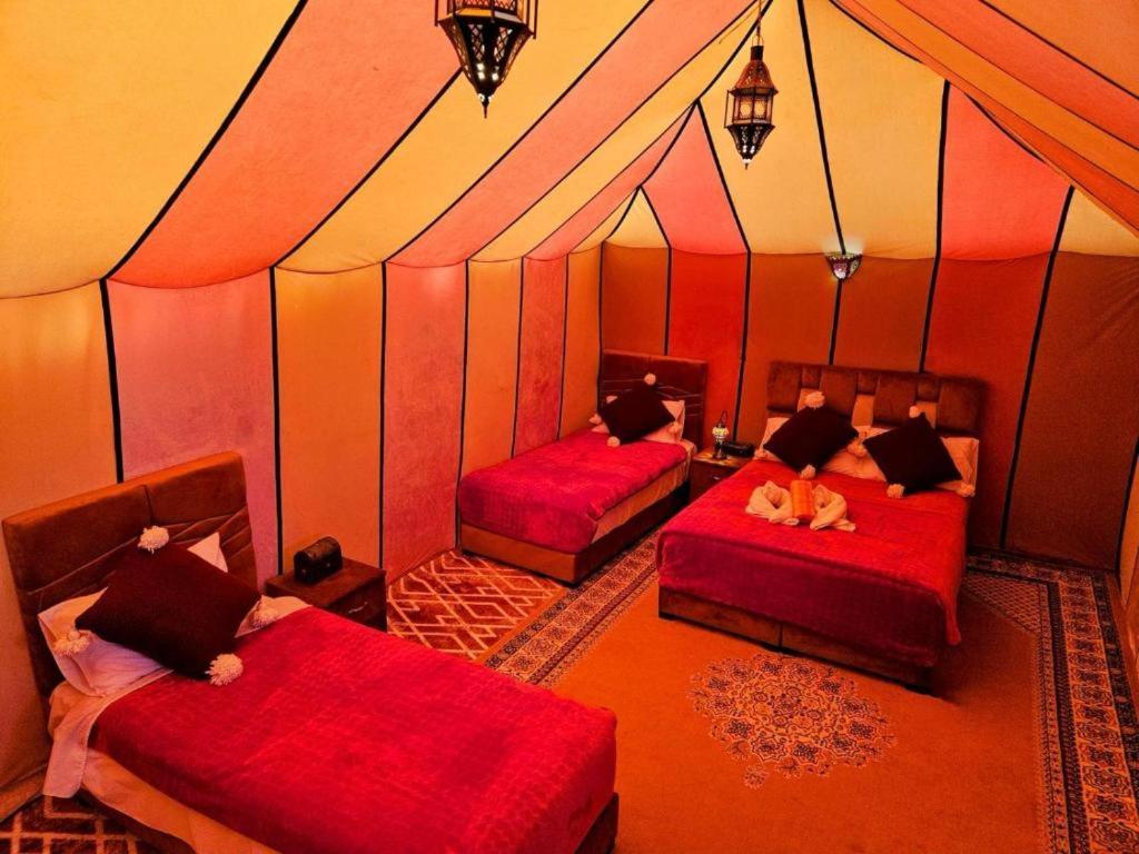 Luxury Desert Camp Мерцуга Екстериор снимка