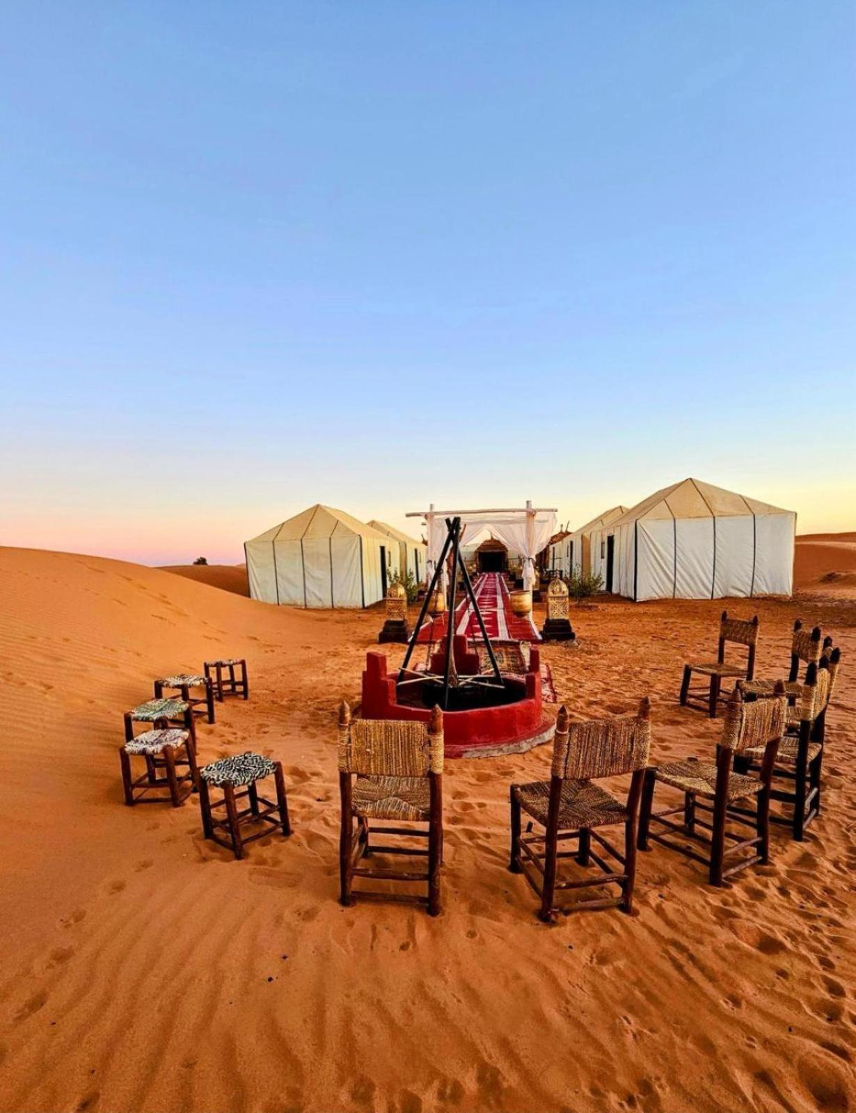 Luxury Desert Camp Мерцуга Екстериор снимка