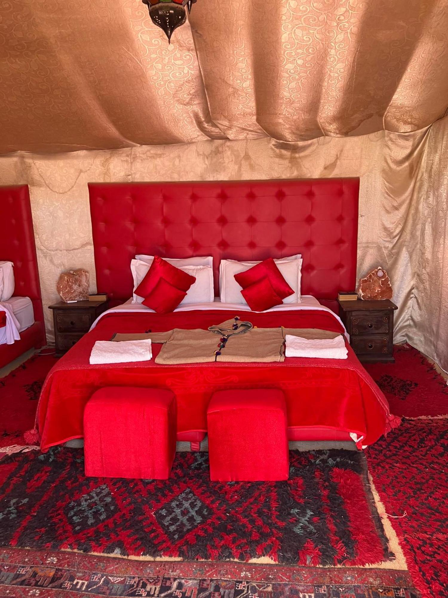 Luxury Desert Camp Мерцуга Екстериор снимка